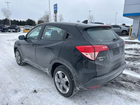 Used 2018 Honda HR-V LX image 7