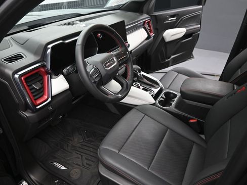 Used 2024 GMC Canyon AT4X image 9