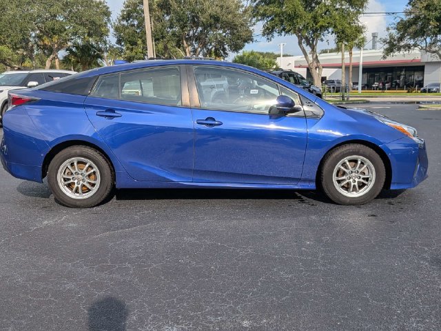 Used 2018 Toyota Prius Four w/ Advanced Technology Package FWD image 2