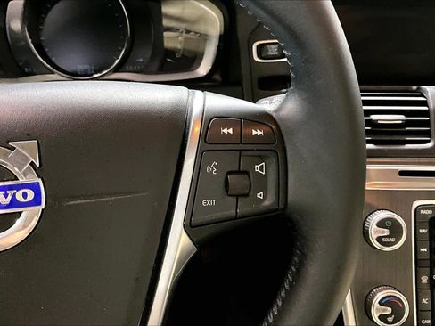 Used 2016 Volvo XC60 T6 w/ Proximity Package image 25