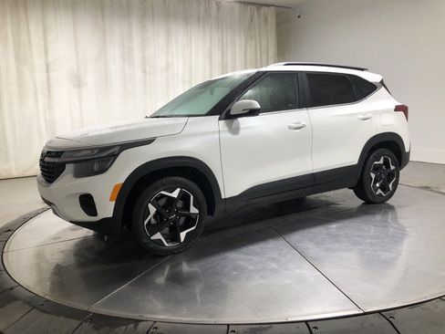 Used 2024 Kia Seltos EX image 4