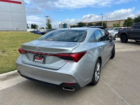 Used 2022 Toyota Avalon XLE FWD image 3