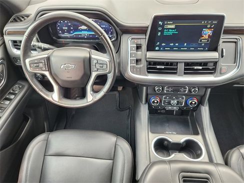 Used 2022 Chevrolet Suburban Z71 w/ Luxury Package image 27