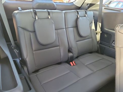 Used 2025 Ford Explorer Active w/ Active Comfort Package image 18