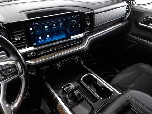 Used 2022 Chevrolet Silverado 1500 LT w/ Z71 Off-Road Package image 21