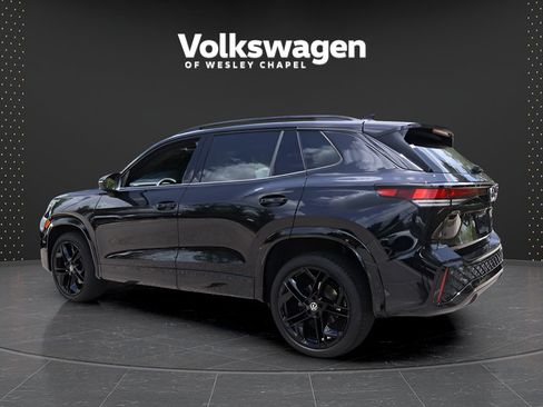 Certified 2025 Volkswagen Tiguan SE R-Line AWD/4WD image 6