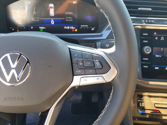 Certified 2023 Volkswagen Tiguan SE w/ Panoramic Sunroof Package FWD image 33