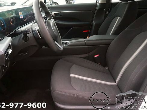 Used 2025 Hyundai Sonata SEL FWD image 12