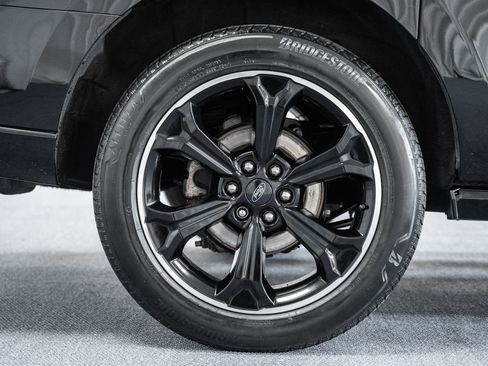 Used 2022 Ford Expedition Max Limited image 18