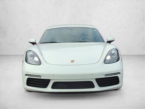 Used 2018 Porsche 718 Cayman image 2