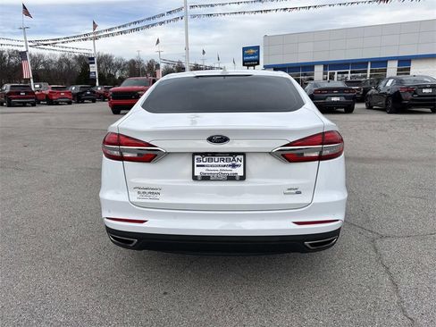 Used 2020 Ford Fusion SE image 4