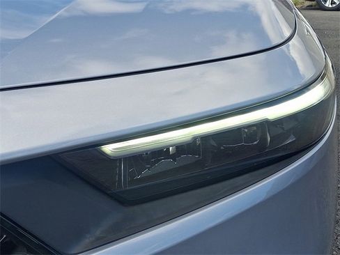 Used 2023 Honda Accord EX image 9