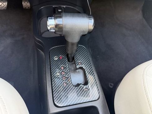 Used 2010 Volkswagen Beetle Final Edition image 23