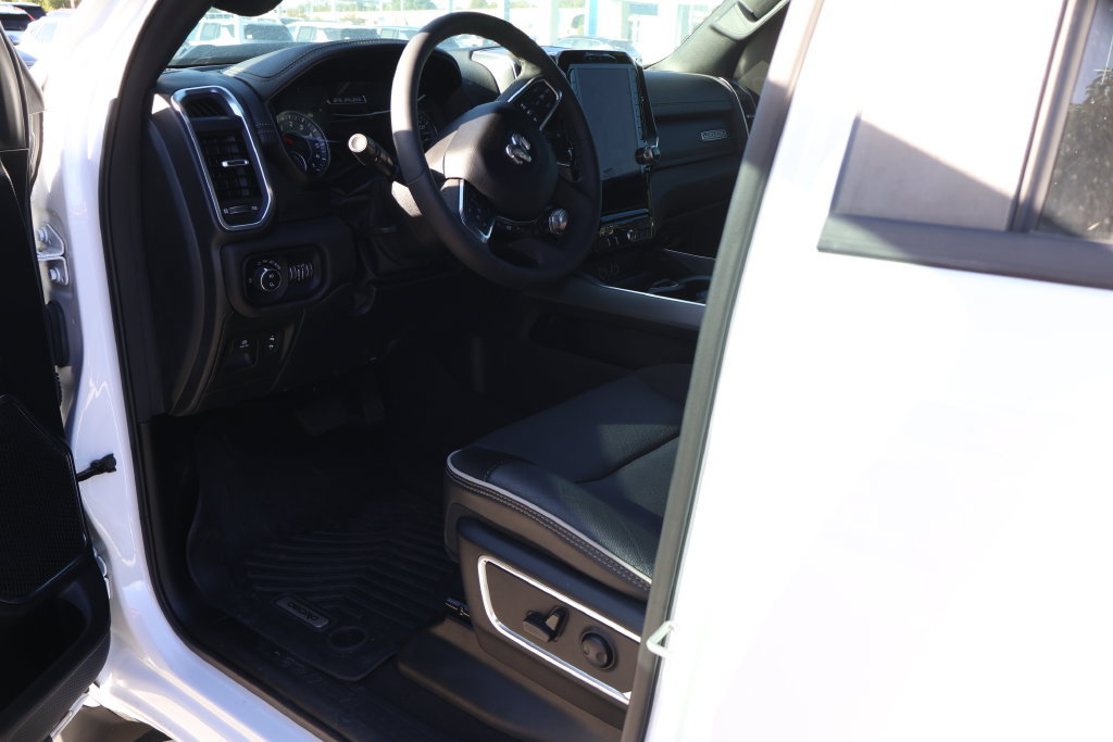 Used 2025 RAM 1500 Laramie w/ Sport Appearance Package AWD/4WD image 11