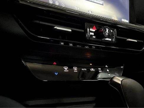 New 2026 Nissan Kicks SR FWD image 8