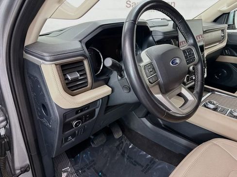 Used 2023 Ford Expedition Limited AWD/4WD image 9