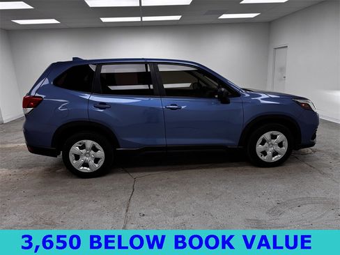 Used 2022 Subaru Forester Base image 4