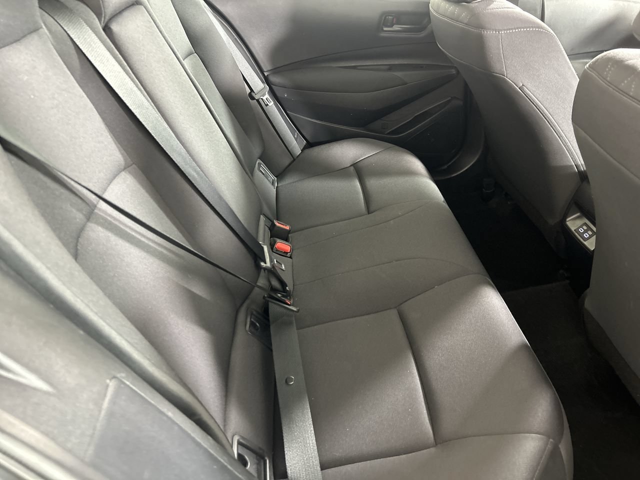 Used 2025 Toyota Corolla LE FWD image 25