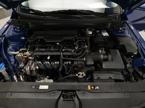 Used 2024 Hyundai Elantra Limited FWD image 3