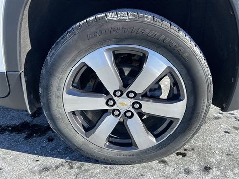 Certified 2023 Chevrolet Traverse LT w/ LT Premium Package image 18