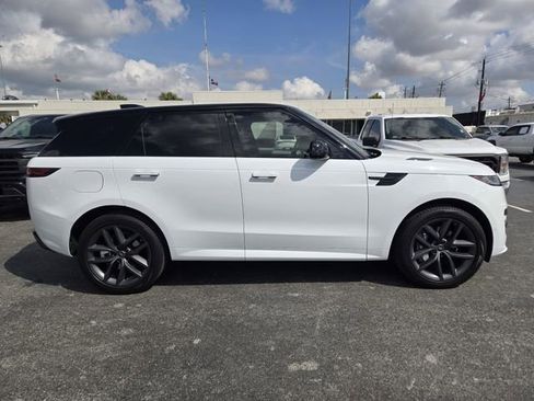 Used 2025 Land Rover Range Rover Sport Dynamic SE AWD/4WD image 4