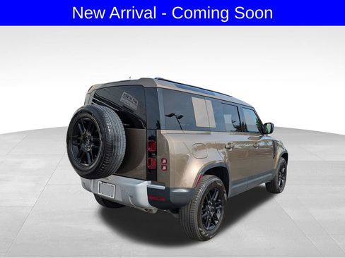 Used 2025 Land Rover Defender 110 S AWD/4WD image 2