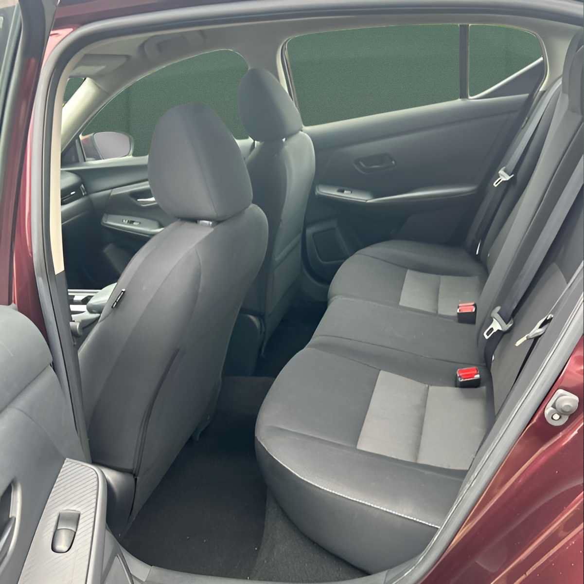 Used 2025 Nissan Sentra SV FWD image 4