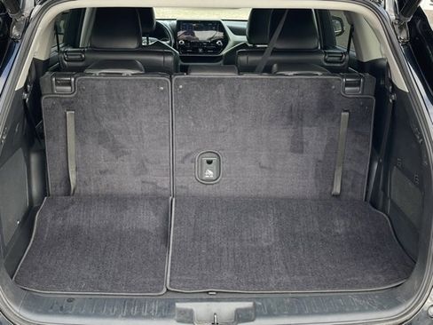 Used 2022 Toyota Highlander Platinum image 6