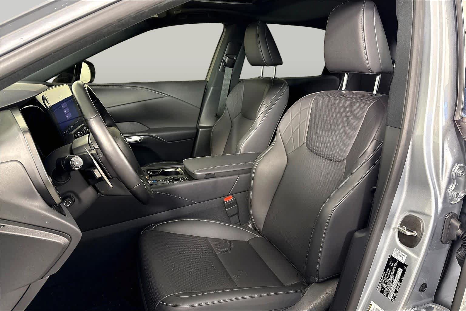 Used 2026 Lexus RX 350 Premium Plus w/ Accessory Package (2T) FWD image 6