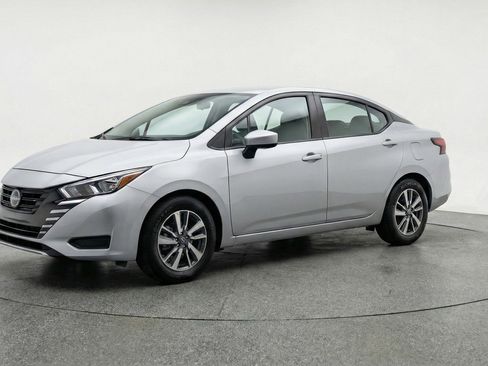Used 2025 Nissan Versa SV FWD image 3