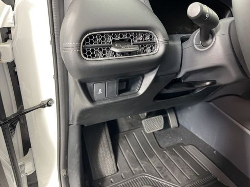 New 2026 Honda HR-V EX-L image 23