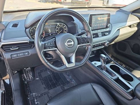 Used 2024 Nissan Altima 2.5 SR FWD image 13