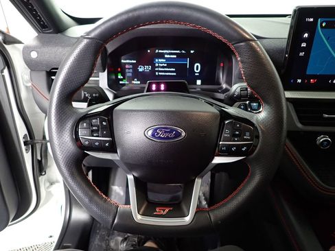 Used 2025 Ford Explorer ST image 31