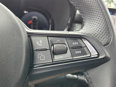 Used 2025 Alfa Romeo Tonale image 21