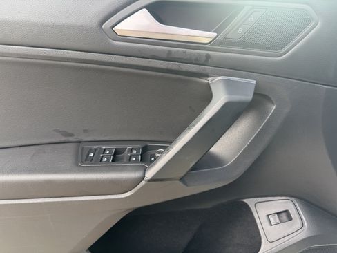 Used 2019 Volkswagen Tiguan SEL image 9