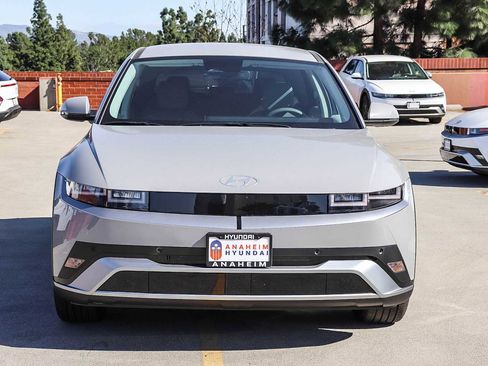 New 2026 Hyundai Ioniq 5 SEL image 2