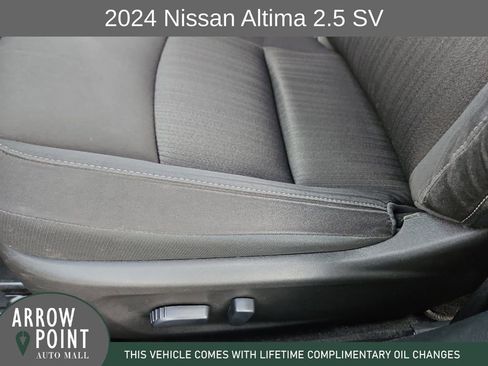 Used 2024 Nissan Altima 2.5 SV image 23