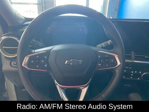 Used 2025 Chevrolet Trax ACTIV w/ Sunroof Package FWD image 5