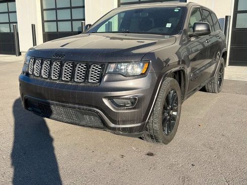 Used 2020 Jeep Grand Cherokee Altitude image 1
