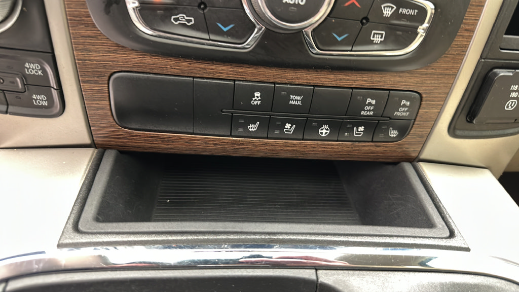 Used 2018 RAM 1500 Laramie w/ Convenience Group AWD/4WD image 21