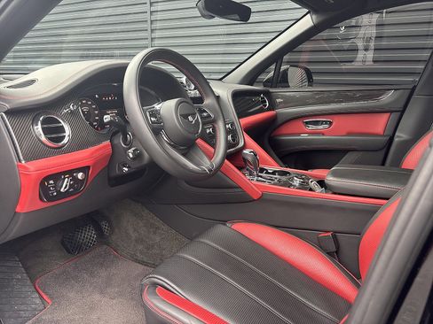 Used 2022 Bentley Bentayga AWD/4WD image 10