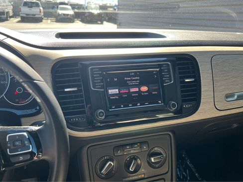 Used 2018 Volkswagen Beetle 2.0T Coast image 28