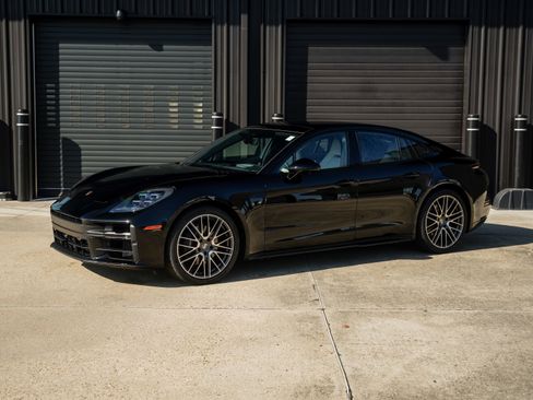 New 2026 Porsche Panamera 4 image 1