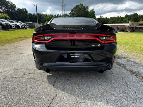Used 2018 Dodge Charger R/T Scat Pack image 9