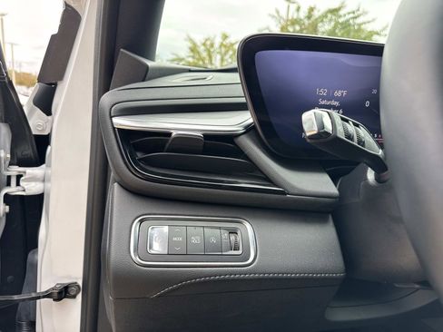 Used 2025 Buick Enclave Preferred image 30