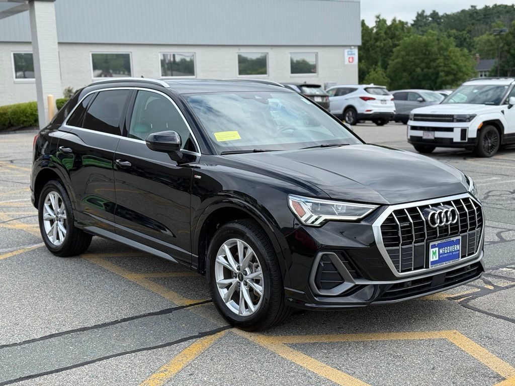 Used 2025 Audi Q3 2.0T Premium Plus w/ Premium Plus Package AWD/4WD image 8