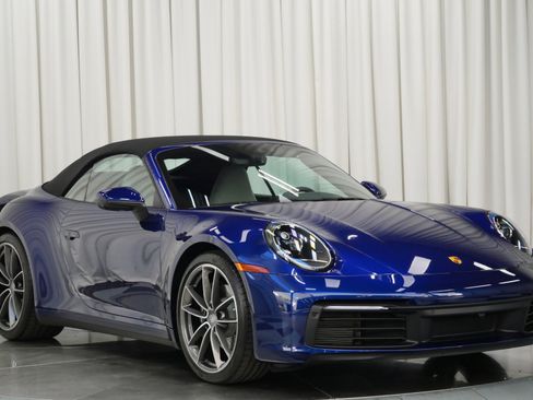 Used 2023 Porsche 911 Carrera image 3
