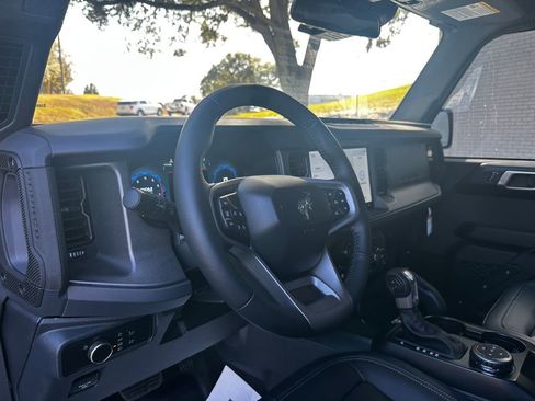 New 2025 Ford Bronco Badlands image 59