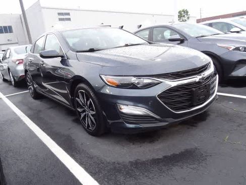 Used 2021 Chevrolet Malibu RS FWD image 3