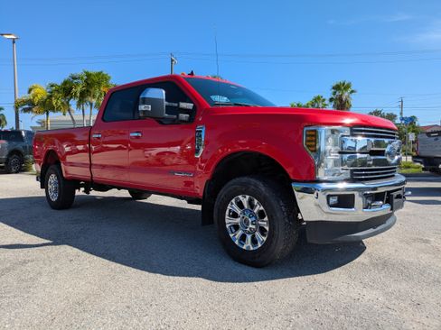 Used 2019 Ford F250 Lariat w/ Chrome Package AWD/4WD image 2